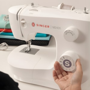 Maquina De Costura Domestica Singer M2405 127V 